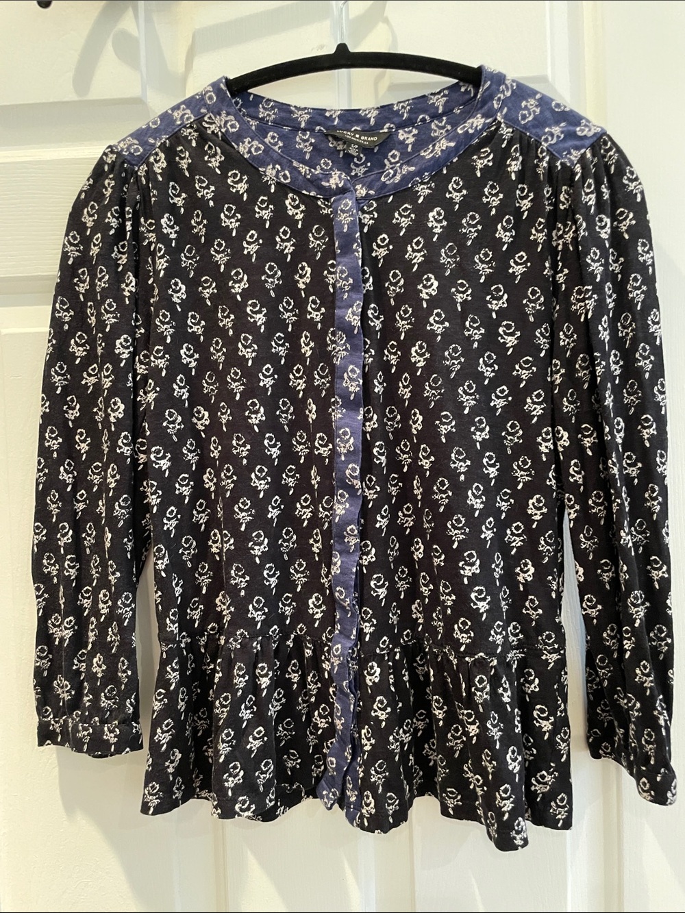 Lucky Brand Black/Blue Floral-Print Peplum Blouse Size SMALL PETITE